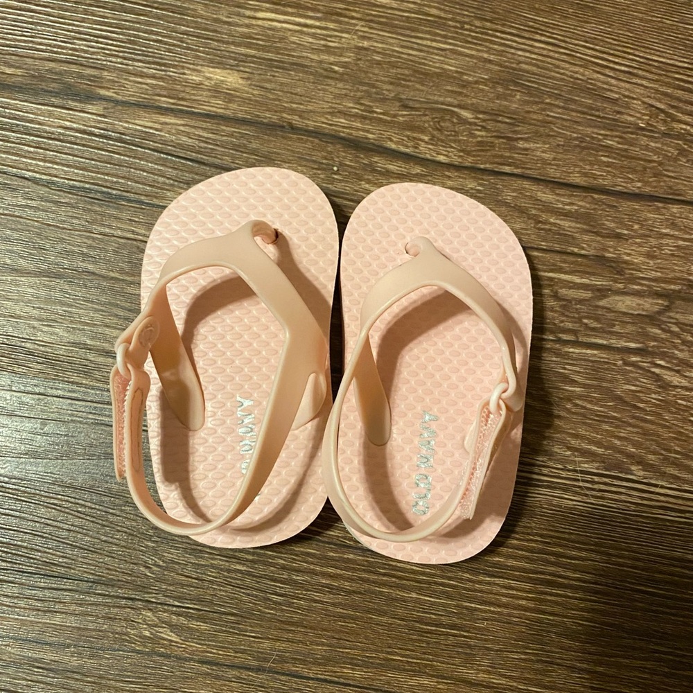 Pink old navy flip flops